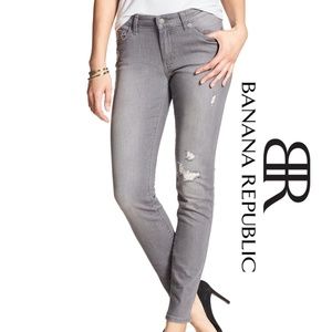 Banana Republic - Distressed Skinny Fit Jean